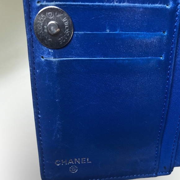 Chanel Classic Electric Blue Quilted Patent Leather CC Bifold Wallet, EC w COA - Picture 9 of 16